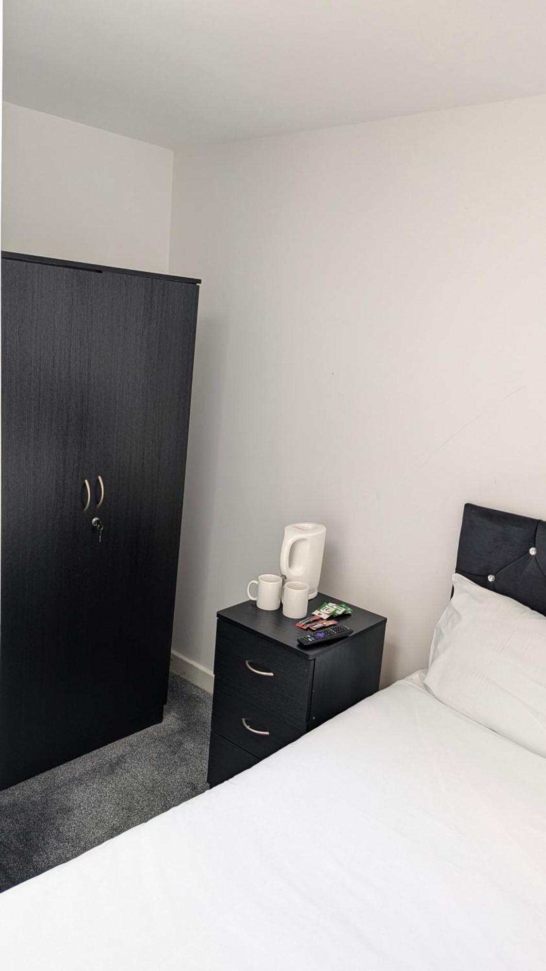 Cosy Rooms Илфорд Екстериор снимка